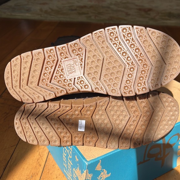 Muk Luks Women's genuine suede uppers as a fleece lining water resistant - new! - Picture 8 of 11